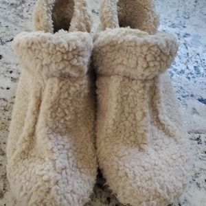 L.L.Bean's cozy Slipper Booties Pile fleece